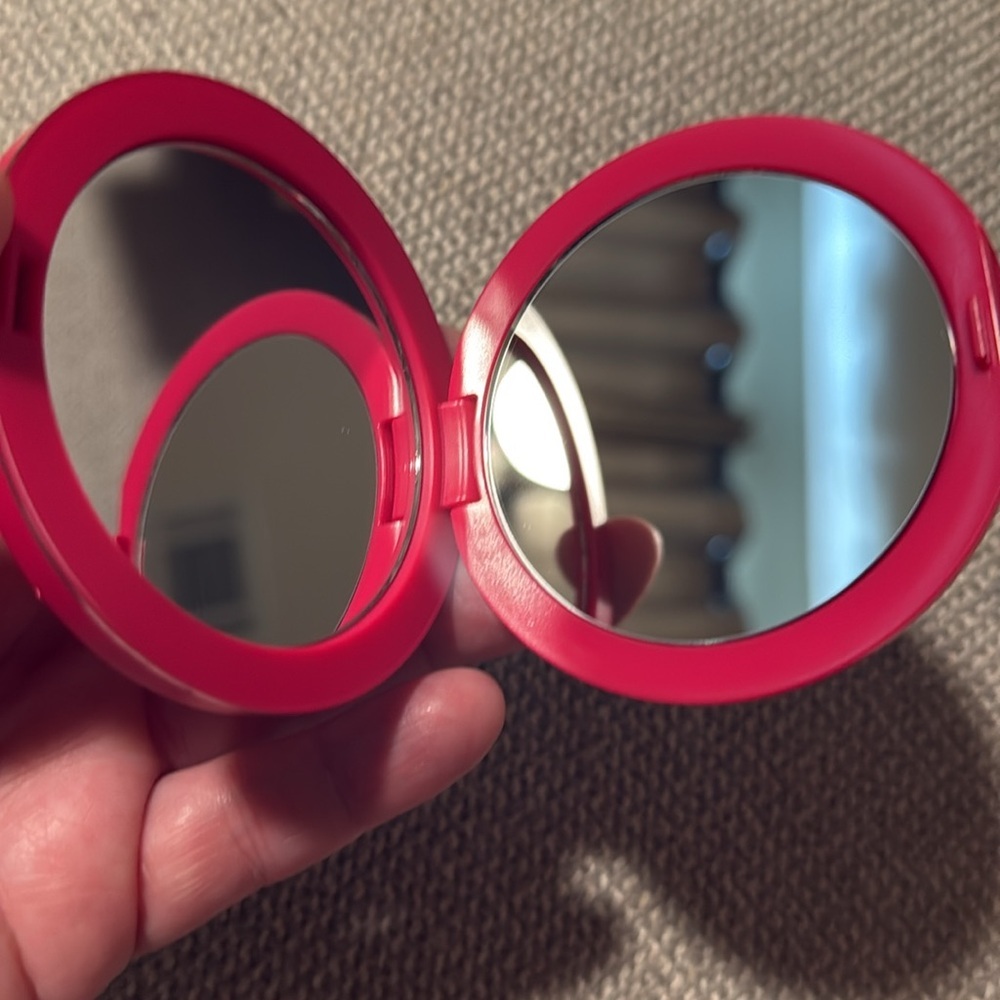 Dior Beauty Pink Compact Mirror - Picture 3 of 3